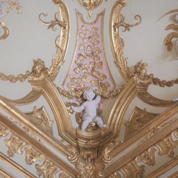 Get the Look_ Marie Antoinette Costume Ideas for Halloween